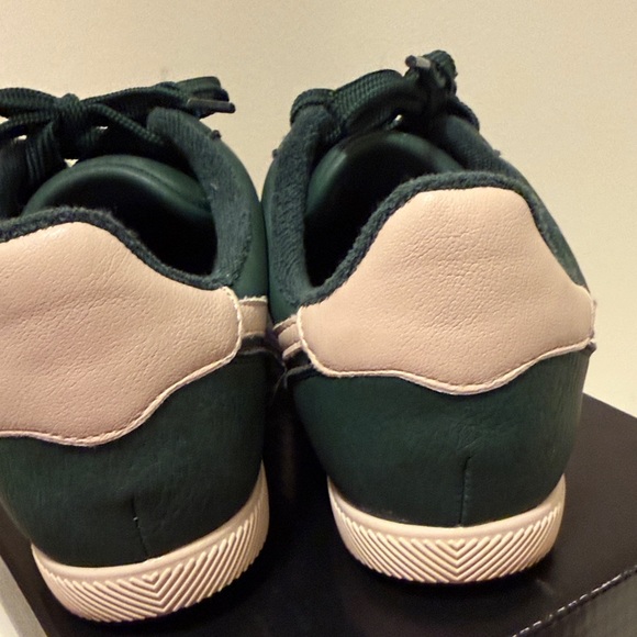Dolce Vita Women’s Green Sneakers - Picture 5 of 5
